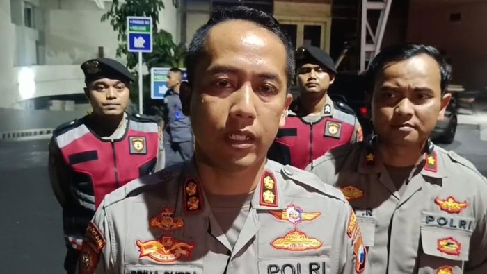 Pesta seks gay di hotel Surabaya