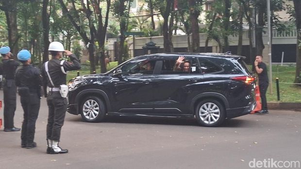 Sejumlah menteri merapat ke rumah Prabowo. (Sholihin/detikcom)