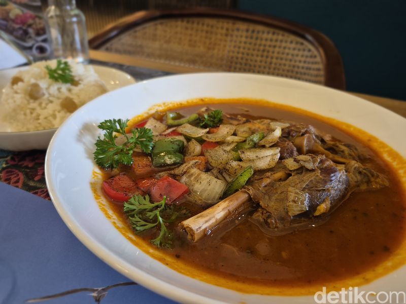 Sofra Turkish Cafe & Restaurant di CBD One Satrio, Kuningan.