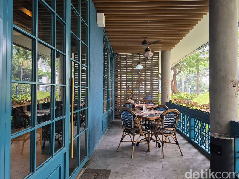 Sofra Turkish Cafe & Restaurant di CBD One Satrio, Kuningan.