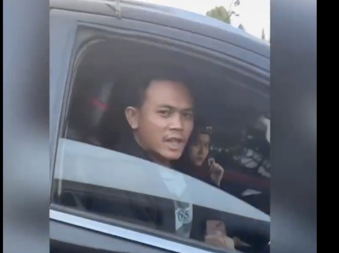 Sopir Pajero viral pakai strobo diamankan. (screenshot video viral)