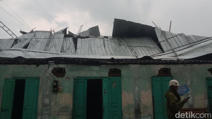 Detik-detik Lisus Terjang Klaten Bikin Pengunjung Warung Berhamburan ke Sawah