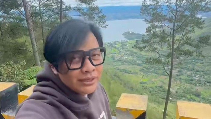 Arman Maulana memperlihatkan keindahan alam dari Pulau Samosir. (Instagram Arman Maulana) Arman Maulana memperlihatkan keindahan alam dari Pulau Samosir. (Instagram Arman Maulana)
