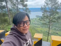 Arman Maulana Kagum dengan Keindahan Samosir, tapi Banyak Sampah