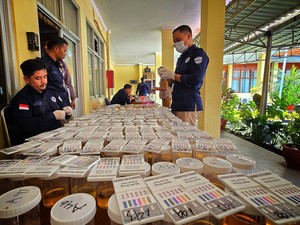 Ratusan Botol Urine ASN Sukabumi Diperiksa BNN, Termasuk Milik Bupati