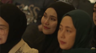 Ayu Ting Ting Berderai Air Mata Curhat Kepada Habib Umar bin Hafidz