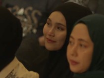 Ayu Ting Ting Berderai Air Mata Curhat Kepada Habib Umar bin Hafidz