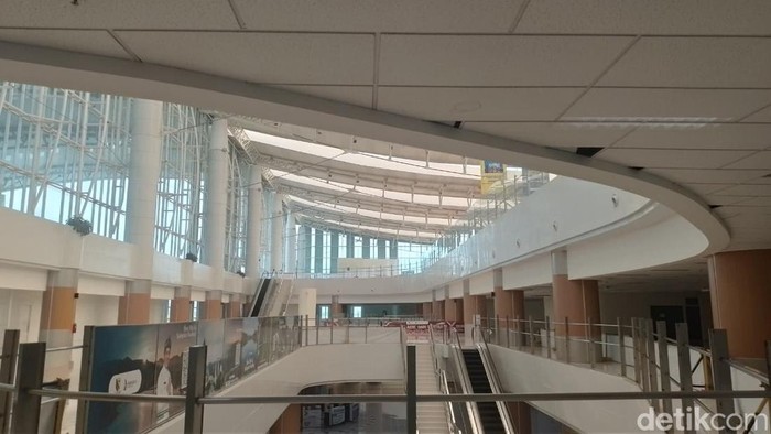 Suasana sepi di Bandara Internasional Jawa Barat (BIJB) atau Bandara Kertajati di Kabaputaen Majalengka, Sennin (20/10/2025)