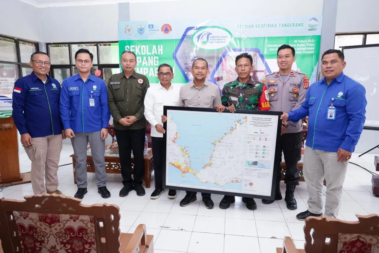 BMKG Sekolah Lapang Gempabumi dan Tsunami (SLG) 2025 di Kecamatan Sumur, Pandeglang, Banten, Sbatu (18/10/2025). (Dok. BMKG)