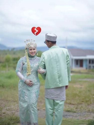 Wanita ini mengunggah curhatan tentang kehidupan rumah tangganya yang berakhir perpisahan. Postingan curhatan wanita asal Banda Aceh itu langsung viral di media sosial.