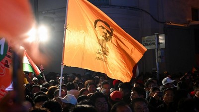 Euforia di La Paz, Pendukung Rodrigo Paz Rayakan Hasil Awal Pilpres Bolivia