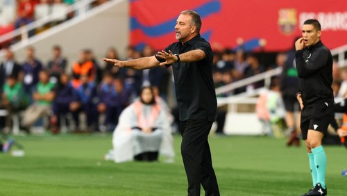 Soccer Football - LaLiga - FC Barcelona v Girona - Estadi Olimpic Lluis Companys, Barcelona, Spain - October 18, 2025 FC Barcelona coach Hansi Flick during the match REUTERS/Albert Gea
