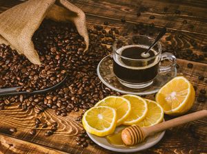 Banyak yang Coba Diet Kopi Campur Lemon, Benar Bisa Bakar Lemak?