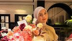 Irish Bella Full Senyum Rayakan Setahun Pernikahan dengan Haldy Sabri