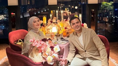 Irish Bella Full Senyum Rayakan Setahun Pernikahan dengan Haldy Sabri