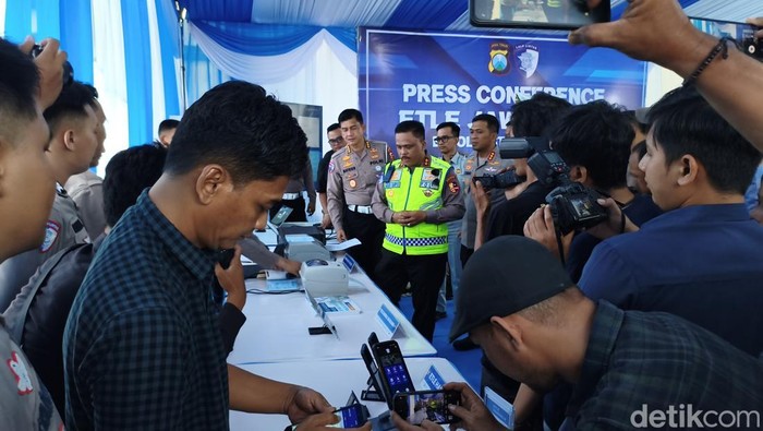 Kakorlantas Mabes Polri Irjen Pol Drs. Agus Suyonugroho saat kunjungan ke Sidoarjo