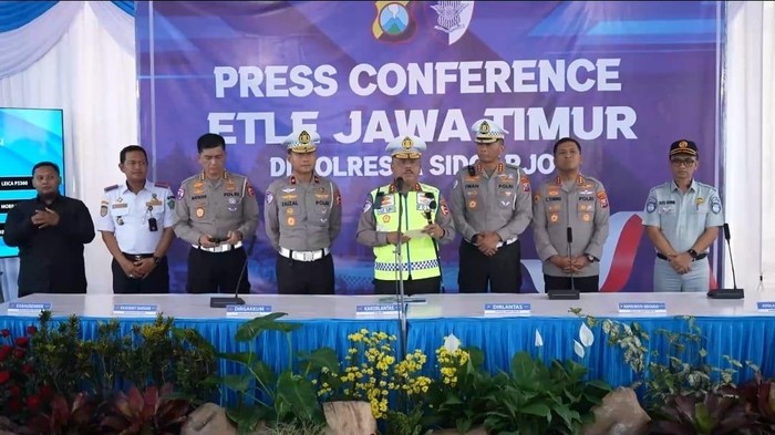 Kakorlantas Polri Irjen Pol Agus Suryonugroho di Mapolres Sidoarjo