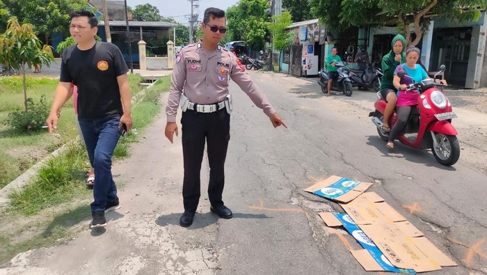 Mbah Nardi Tewas Tertabrak Truk Usai Terperosok Jalan Berlubang di Karanganyar