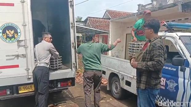 Kendaraan pengangkut MBG kecelakaan di di Jalan Raya Eor, Kecamatan Mangunreja, Kabupaten Tasikmalaya