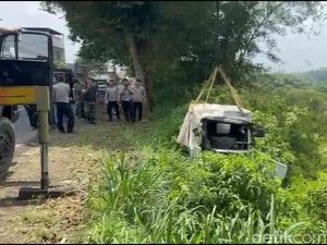 Jabar Hari Ini: Bajaj Angkut MBG Masuk Jurang di Tasikmalaya