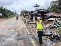 Kronologi ALS Tabrak 4 Warung Lalu Terbalik di Labusel, Sopir Kabur-5 Terluka