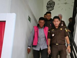 Terlibat Korupsi Pembangunan Hotel, Eks Ketua DPRD Kuansing Muslim Ditahan