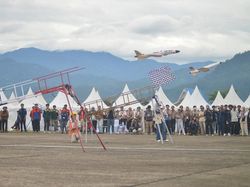 Langit Padang Ramai, 87 Tim Adu Canggih di Kontes Robot Terbang 2025