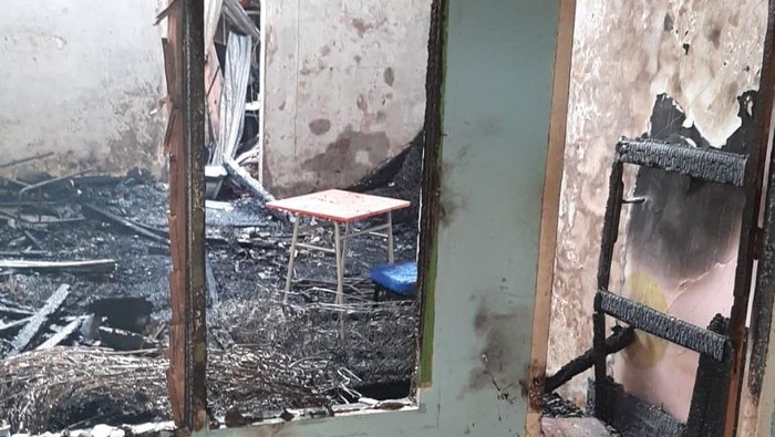 Lokasi rumah terbakar di Kemuning, Palembang, sebabkan dua penghuni tewas. Lokasi rumah terbakar di Kemuning, Palembang, sebabkan dua penghuni tewas.