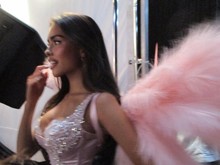 Pesona Madison Beer, Gak Kalah Seksi dari Model Victorias Secret