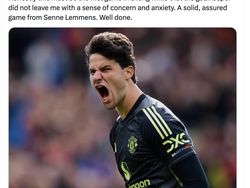 Deretan Meme Isak Dihujat, Maguire Hebat