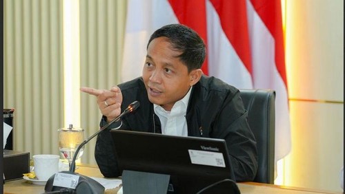 Menteri Kehutanan (Menhut), Raja Juli Antoni
