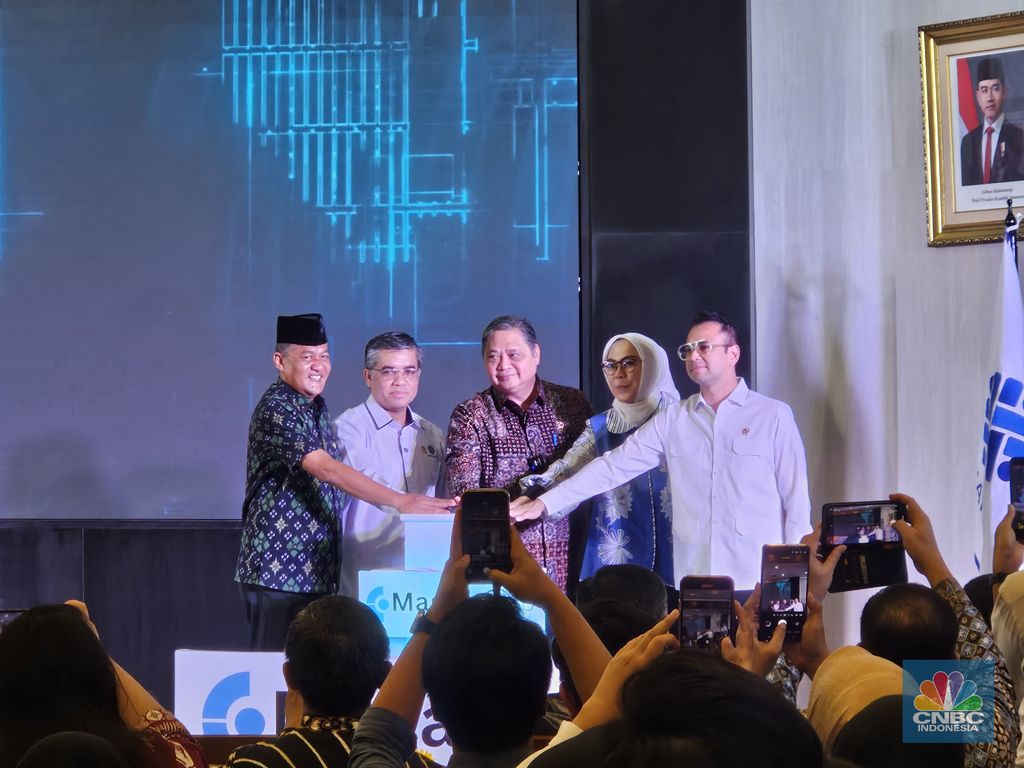 Menteri Ketenagakerjaan, Yassierli, dalam acara Pembukaan Program Pemagangan Nasional Batch I, di kantor Kemnaker, Senin (20/10/2025). (CNBC Indonesia/Intan Rakhmayanti)