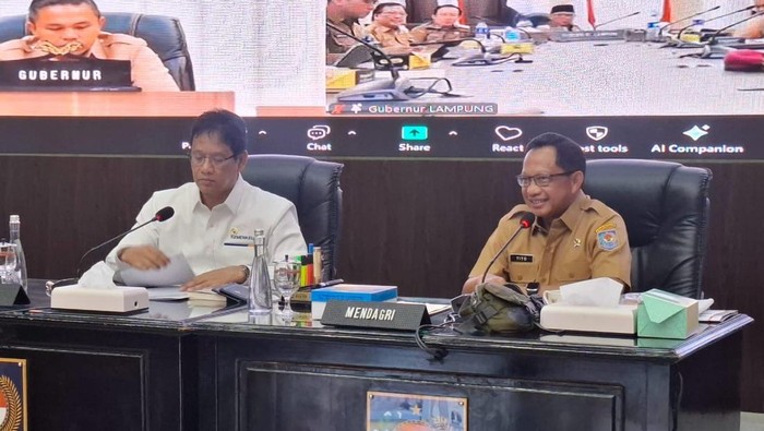 Menteri Keuangan (Menkeu) Purbaya Yudhi Sadewa dan Menteri Dalam Negeri (Mendagri) Tito Karnavian.
