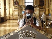 Macron Murka! Janji Tangkap Pencuri Permata Museum Louvre