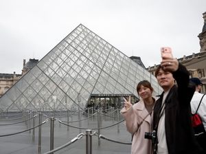 Dihantam Masalah Bertubi-tubi, Direktur Museum Louvre Akhirnya Mengundurkan Diri