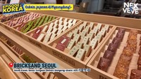 Terakhir mereka mampir ke Bricksand Seoul. Sebuah toko kue yang terkenal dengan sajian kue kering aneka rasa dan cokelat. Banyak yang mengunjungi Bricksand Seoul untuk beli oleh-oleh.  Foto: YouTube Nex & Veve