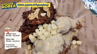 Nex dan Veve juga kulineran di Myeongdong. Mereka mampir makan di restoran ayam goreng bernama Puradak Chicken. Menu ayam goreng black toowoomba dipesan oleh mereka. Foto: YouTube Nex & Veve