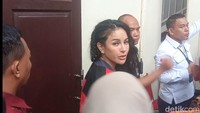 Jaksa Penuntut Umum (JPU) menolak semua pembelaan Nikita Mirzani. Hari ini, Nikita Mirzani, kembali menjalani sidang melawan Reza Gladys. Foto: Ahsan/detikhot