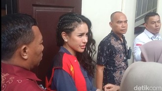 Nikita Mirzani Batal Hadari Sidang Gugatan Rp 244 M