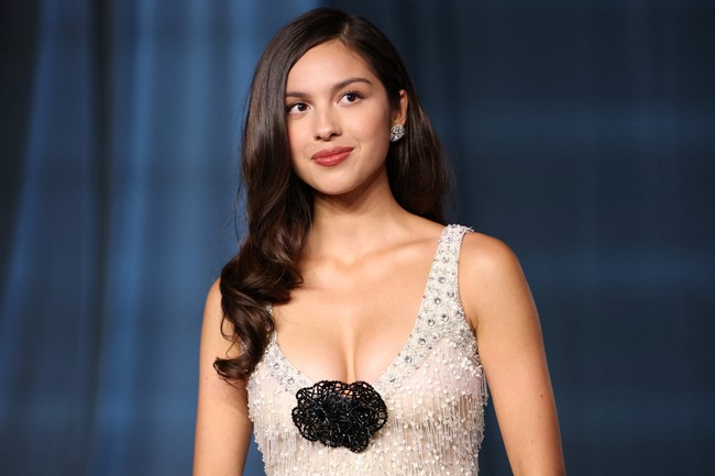 6. Olivia Rodrigo Olivia Rodrigo, penyanyi dan aktris muda ini memiliki fitur wajah yang lembut namun proporsional. Mata dan bibir masuk kategori tinggi, struktur wajah simetris yang cukup untuk disebut memiliki harmoni wajah yang kuat.Foto: REUTERS/Mario Anzuoni