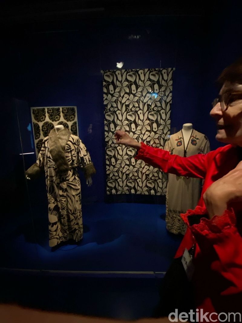 Pameran 'Paul Poiret Fashion is a Feast' di Musee des Arts Decoratifs Paris