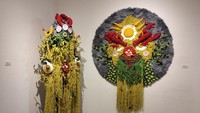 Karya seni yang ini mungkin terlihat sedikit menyerampkan dengan visual yang terlihat berantakan dan seperti makanan dalam porsi besar. Produk kreativitas ini seolah mengingatkan banyaknya pangan yang dikonsumsi dan terbuang sehari-hari (dok. Qonita Hamidah/detik travel)