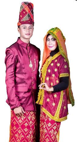 Pangkenang Lante Lumur pakaian adat Sumbawa NTB. (Foto:sumbawakab.go.id)