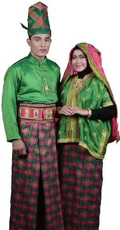 Pangkenang Pasak Panemu pakaian adat Sumbawa NTB. (Foto:sumbawakab.go.id)
