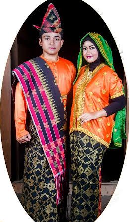 Pangkenang Rama Nempu pakaian adat Sumbawa NTB. (Foto:sumbawakab.go.id)