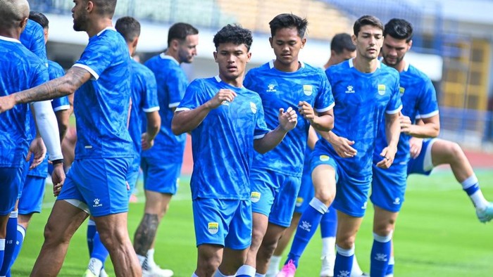 Kalimat Pelecut Bojan Hodak untuk Pemain Muda Persib
