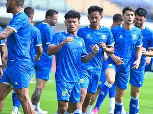 Kalimat Pelecut Bojan Hodak untuk Pemain Muda Persib