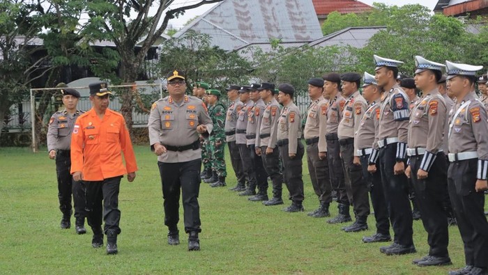 Pemkab dan Polres Kampar menggelar apel kesiapsiagaan banjir, Senin (20/10/2025).