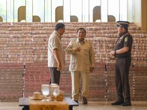 Saat Prabowo Berdiri di Depan Gunungan Uang Rp 13 T Hasil Korupsi CPO