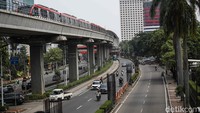 Pramono menyebut penyelesaian masalah tiang monorel menjadi salah satu prioritas. Ia pun meminta doa agar penyelesaian tiang monorel itu bisa segera dilaksanakan.